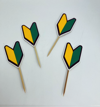 Load image into Gallery viewer, JDM cake topper, Japanese cake toppers, JDM cake design, beginner badge topper, car cupcake topper, JDM enthusiast cupcake toppers, Wakaba